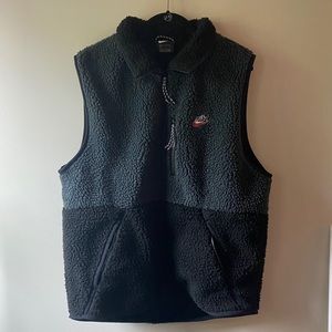 Nike black Sherpa vest